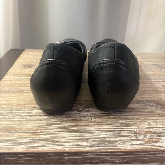 Baretraps Memory Foam Maria Ballet Flats Black
Shoes Sz 9 - Picture 7 of 7